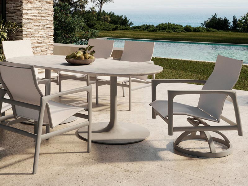 Castelle dining set