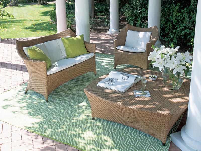 JANUS et Cie Rattan outdoor living set