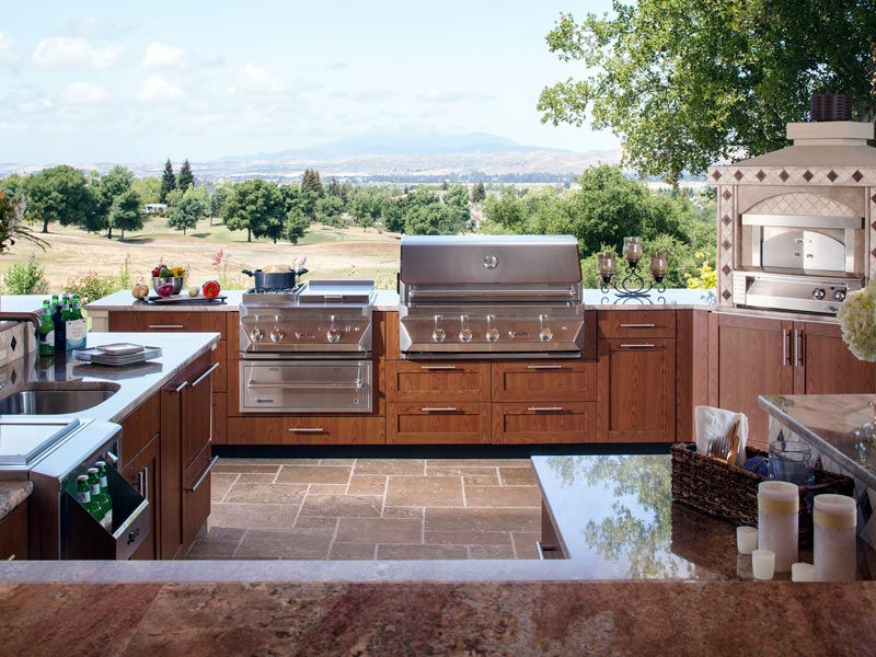 outdoor kitchen